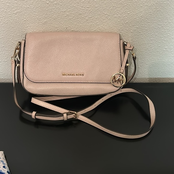 NWT Michael Micheal Kors Bedford Legacy‎ Crossbody Bag Leather Soft Pink/Gold - Picture 1 of 10